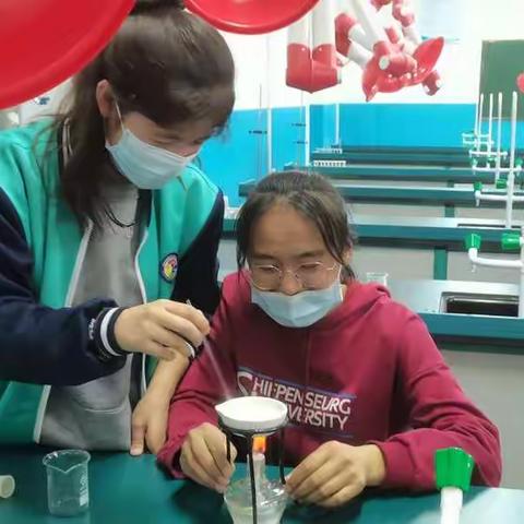 化学魔术社开课了