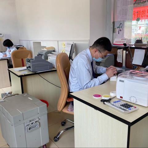 争做服务标兵，提升服务形象