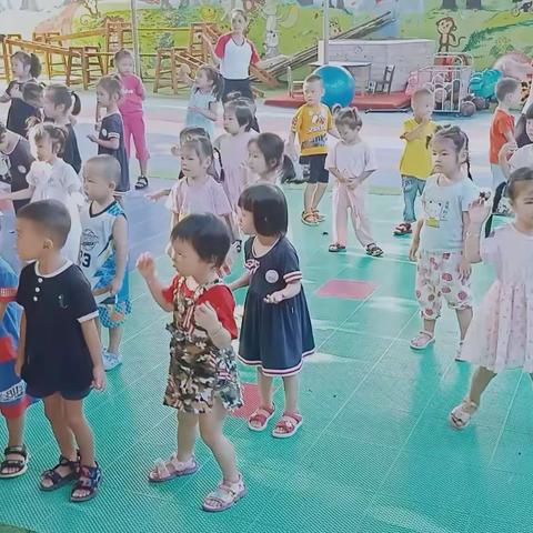 万宁市龙滚镇中心幼儿园龙凤分园2021年秋季开学第二周剪影