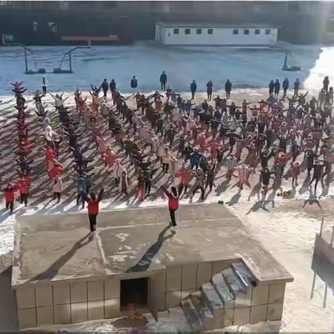 德惠市五台乡中心小学“百万学子上冰雪”活动