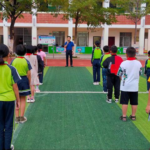 -校园安全伴我行-吉阳区红沙小学第二周安全主题：交通安全