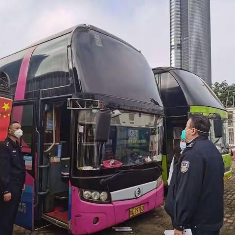 海口市交警支队开展节前重点客货运企业风险隐患排查工作
