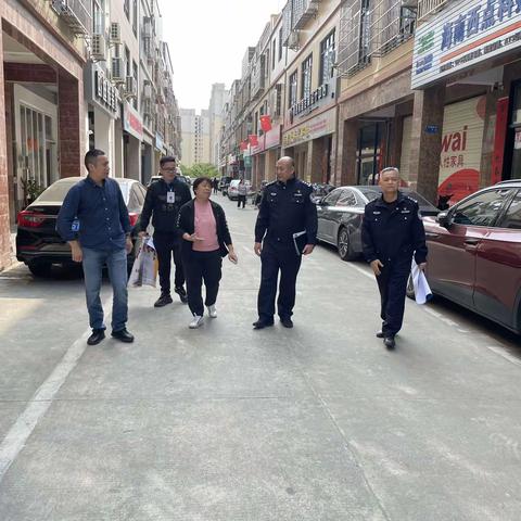 海口公安交警第一车管所党支部开展“全警联系村居”活动