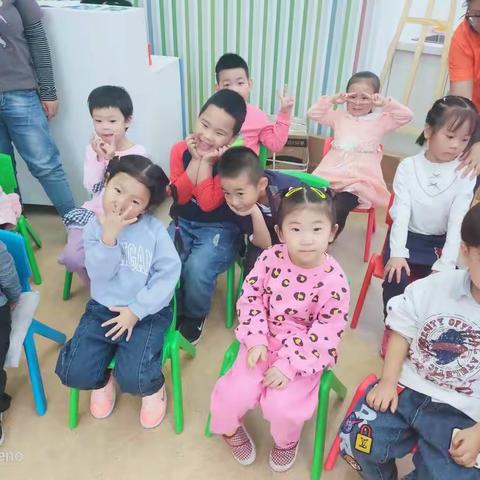 天佑幼儿园首届《童言童趣，颂经典》颁奖典礼