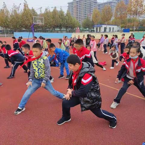 奔驰操场，放飞梦想---第三实验小学朝阳校区10月份篮球社团活动