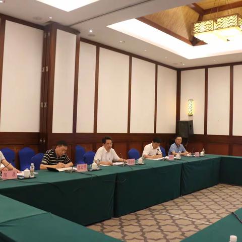 省林业局黄金城局长率队到五指山市协调推进 五指山分局智慧管理游客中心项目