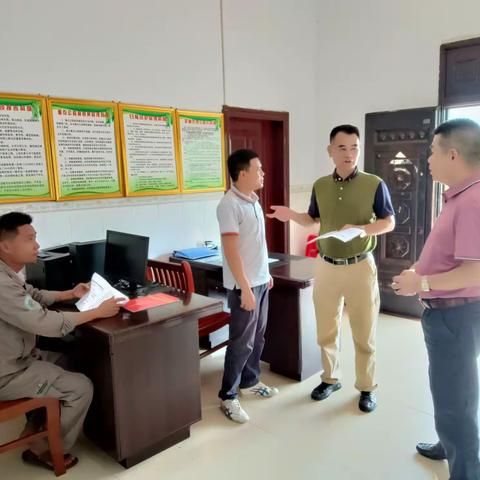 海南热带雨林国家公园管理局五指山分局钟仕进局长深入基层开展调研工作