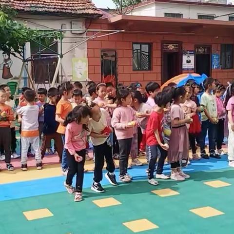 大二班小朋友们快乐的一周