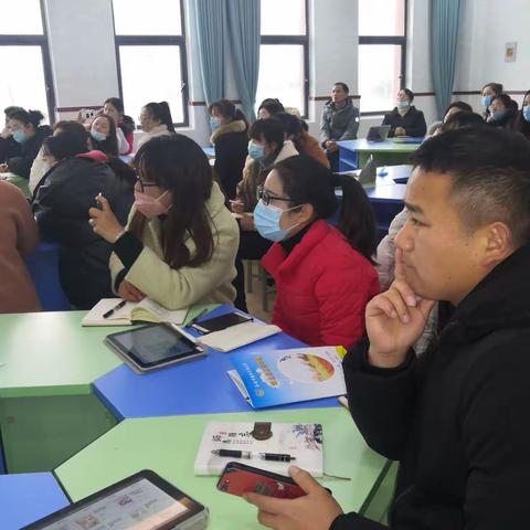 智慧课堂，智慧成长—琥珀名城小学明皇路校区开展智慧课堂使用培训活动