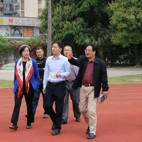 龙岗区教育局黄益辉副局长莅临宝龙学校调研！