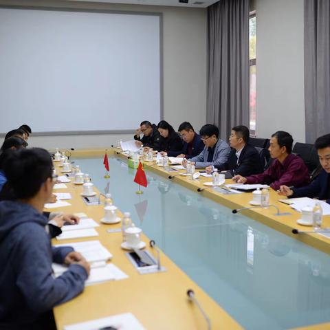 高新区园区综合党工委两新组织党建督导组对企业党组织主题教育和党的建设下沉督导