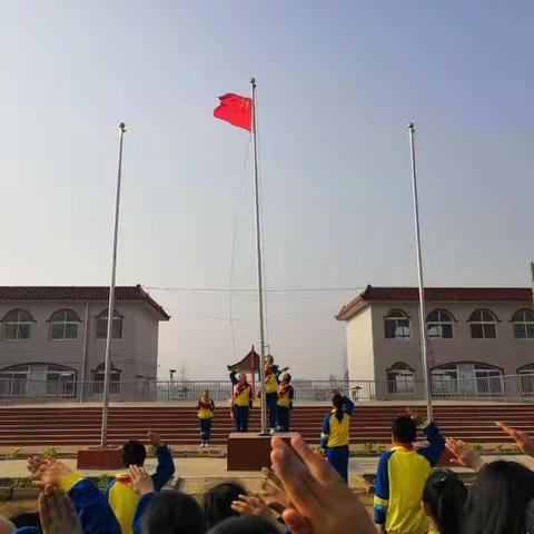 “红领巾心向党，争做新时代好队员”——薛营小学纪念中国少年先锋队建队70周年活动