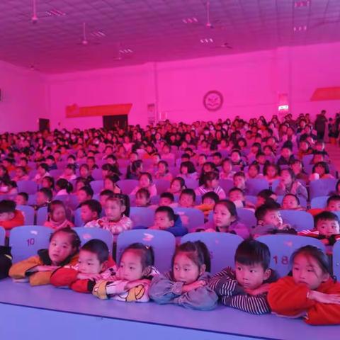 快乐向上  幸福向善———内乡六小一年级新生“知善礼”活动