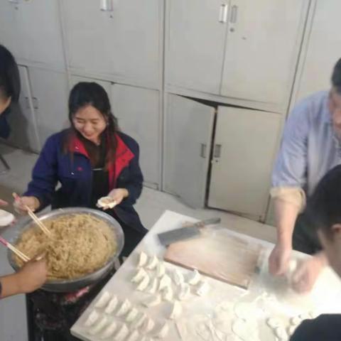 快乐迎新春  和谐一家亲