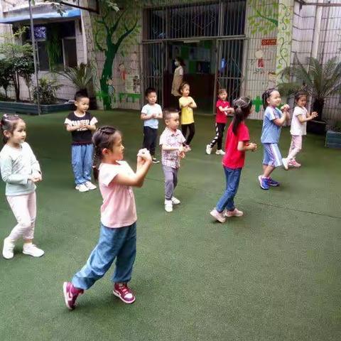 混龄六班——快乐的幼儿园生活