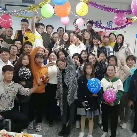 19建经2班—那些花儿