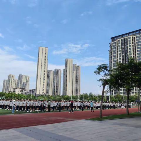 坚毅铸就不凡——记同安一中滨海校区2021级初三军训第二天