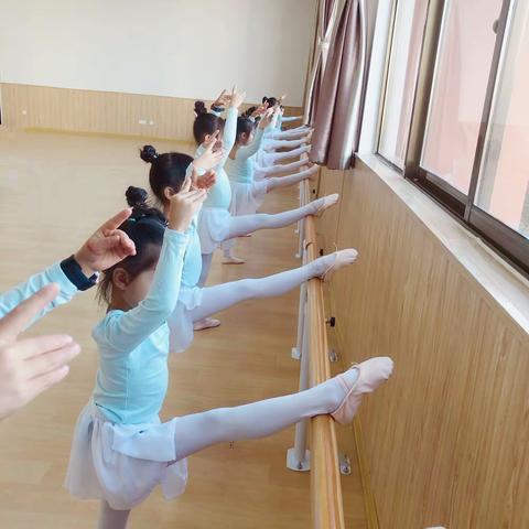 蒸湘区第二实验小学舞蹈社团学期课程圆满结课啦！
