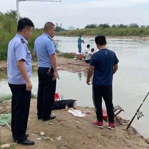 【服务十四运 奉献我的城】河湖警长，筑牢防汛安全线