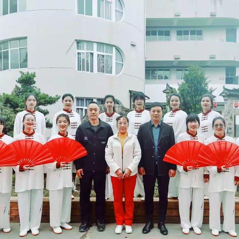 刚柔并济 扇法凌厉——缙云县河阳小学获县女教职工太极功夫扇比赛金奖