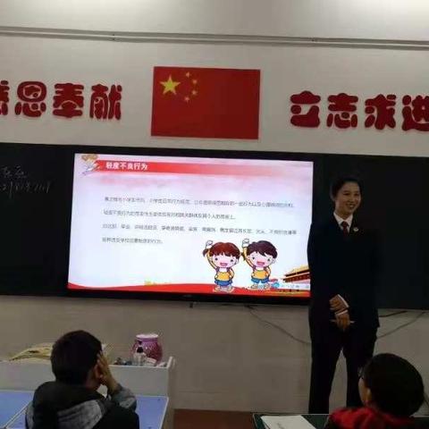 “六员”进校园 合力保平安——盛安路小学平安校园活动