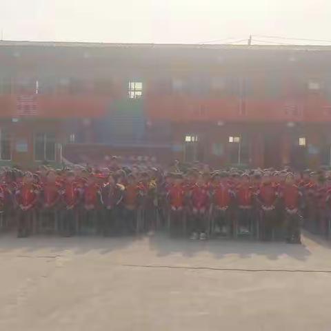 恒华学校五一班——快乐体操，健康成长