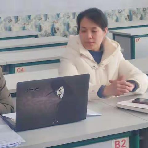 假期阅读不松懈 养成习惯益终身---数学组读书体会活动