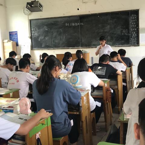 海口华兴学校高中部王春琼老师数学公开课：直线与平面垂直的性质