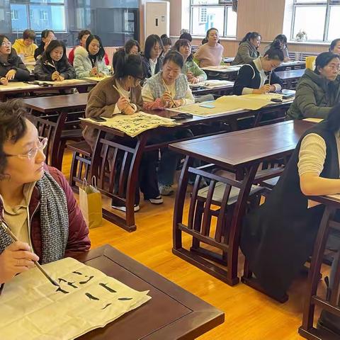 传承文化 翰墨凝香——平城区32校新学期教师魏碑书法培训开班啦