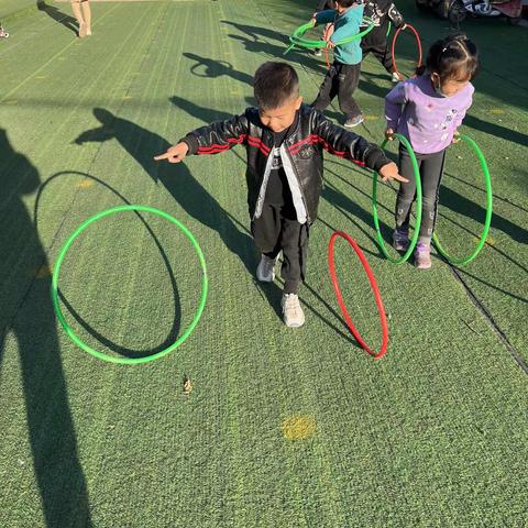 好玩的呼啦圈～～清平镇中心幼儿园李祥分园中班