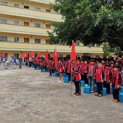 2020年钦北区板城第一小学“只争朝夕，不负韶华”一年级新队员入队仪式