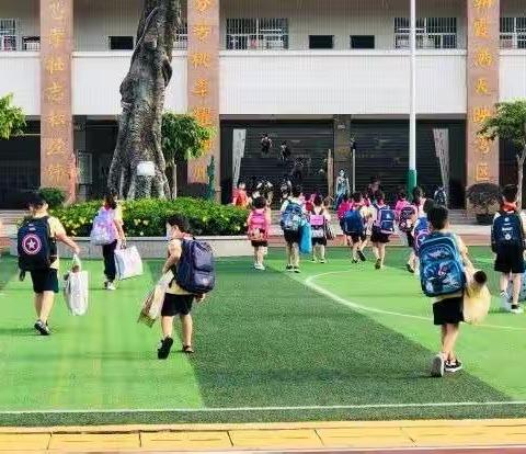 界牌中心小学三（13）班线上读书交流活动——有一种家风叫“遇事不责备”