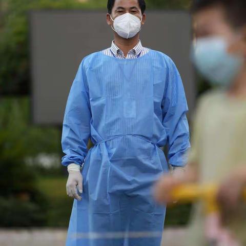 作为党员，冲锋在前是我的使命———记驻凯翔外滩国际小区卡点负责人李经建