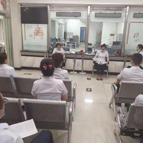 和田分行营业部组织全体员工传达和田分行一季度经营分析会内容并对重点工作进行安排部署