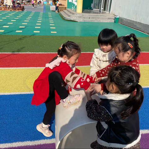 第一实验幼儿园滨湖分园中四班综合区观察记录