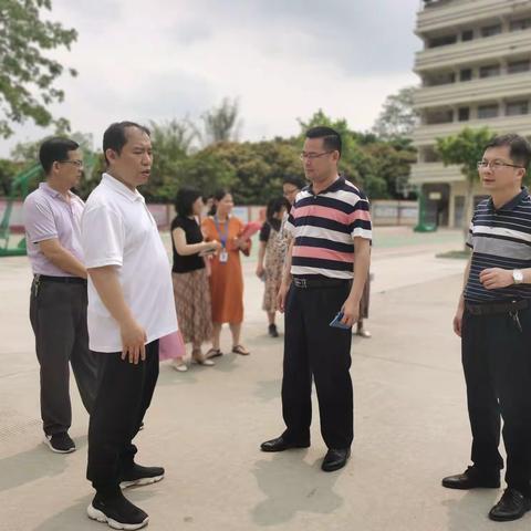 清远市妇女儿童发展规划终期评估督导组莅临汤塘镇中心小学进行《妇女儿童发展规划》工作督导