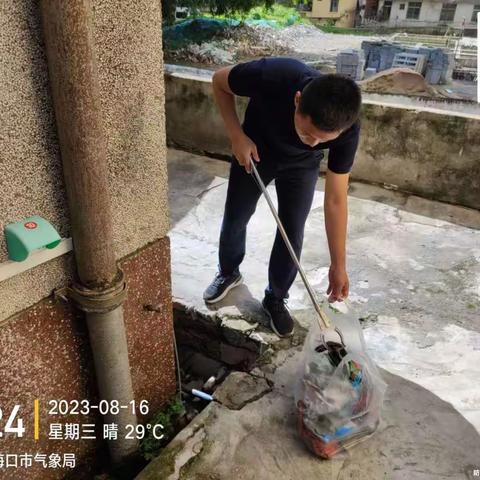 海口市琼山区动物疫病预防控制中心
开展病媒生物防制工作