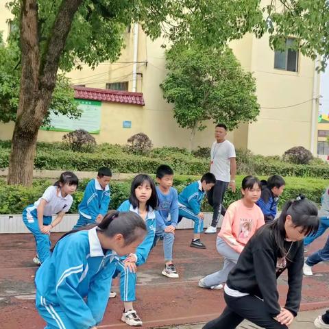 一路成长，一路修行——小璜镇小学开展体育公开教学活动