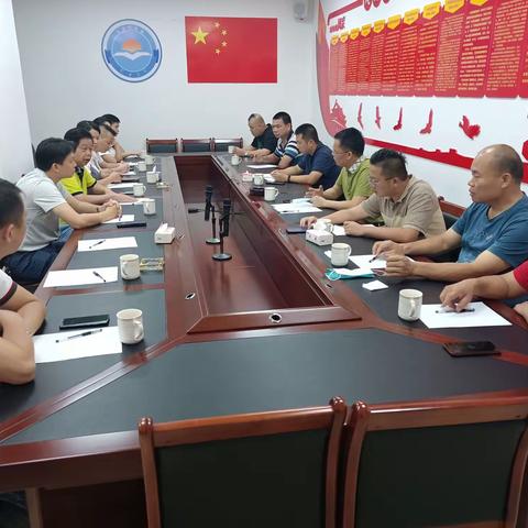 江埔街道办领导与江埔商会会员召开座谈会