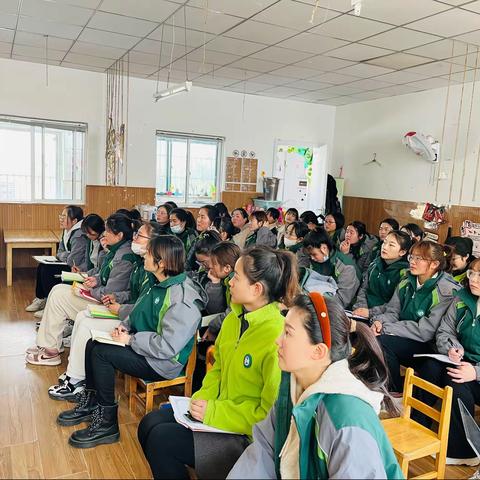 聚焦班级管理，学习共促成长——康庭茗苑幼儿园教研活动