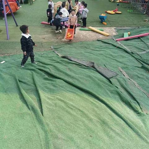 我们一起去小山坡