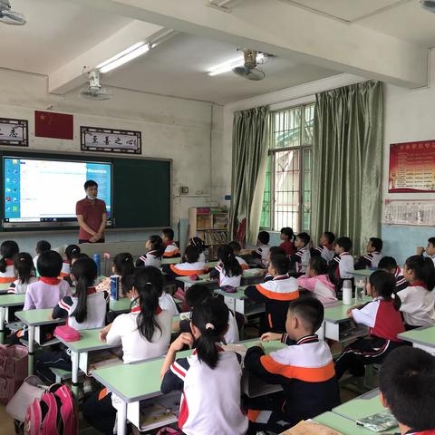 静心练书法 墨香满课堂