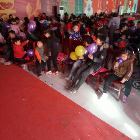 “智慧果艺术幼儿园2018年会盛典---让孩子们绽放”圆满成功