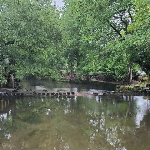 水墨上里（十三字辘轳体）