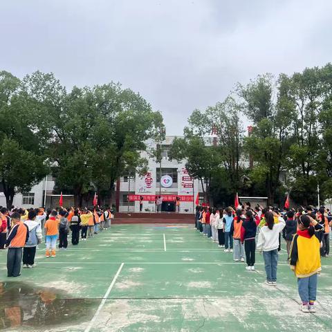 强国复兴，争当时代好少年——丝宝中心小学少先队建队日新队员入队仪式圆满举行