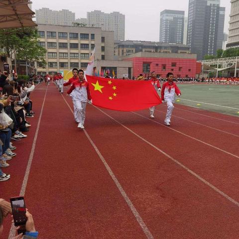 恰同学少年，风华正茂--二年级十五班春季运动会记事