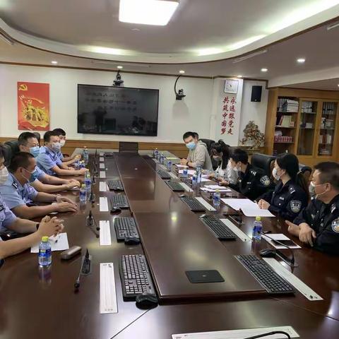 法警队党支部召开“全民国家安全教育日”专题学习会