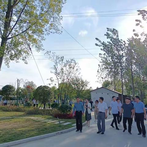 县第五次人居环境观摩团到紫水街道指导工作