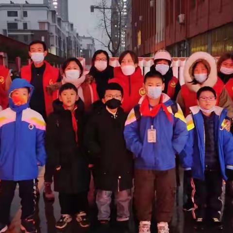 兴安小学风雨中的守护者