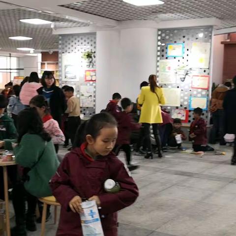 华小2.7班～欢乐跳蚤市场